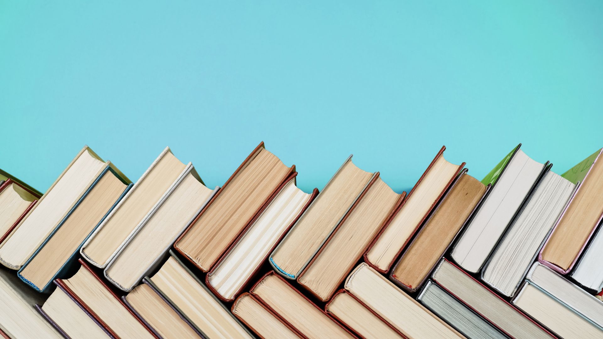 A good reading list for South African attorneys, as recommended by Gawie le Roux Institute of Law alumni and staff