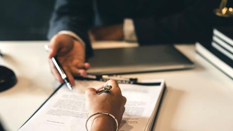 Individuals signing a contract with a force majeure clause